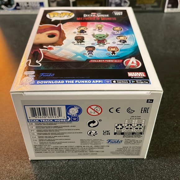 Pop! # 1007 Scarlet Witch from Doctor Strange - Picture 8 of 9